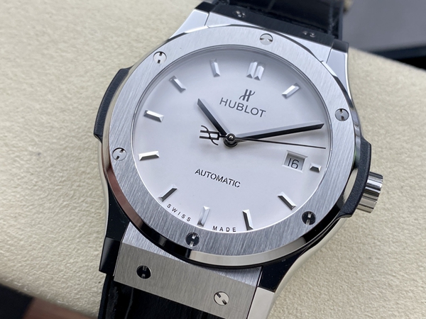 ウブロコピー時計背面デザイン